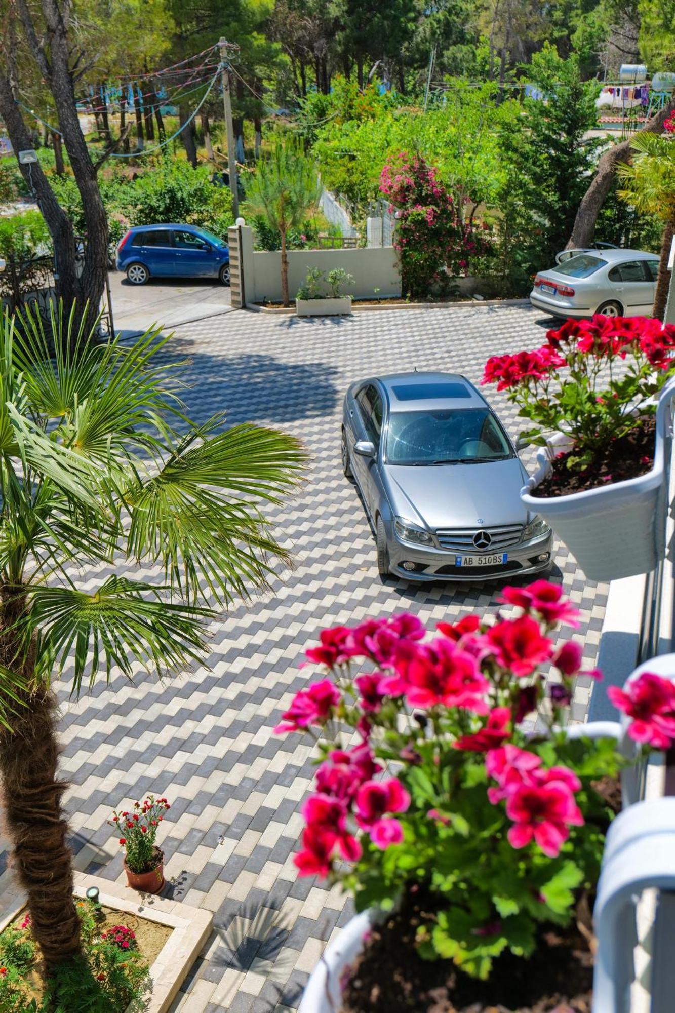 Hotel Celaj Vlorë Exterior foto