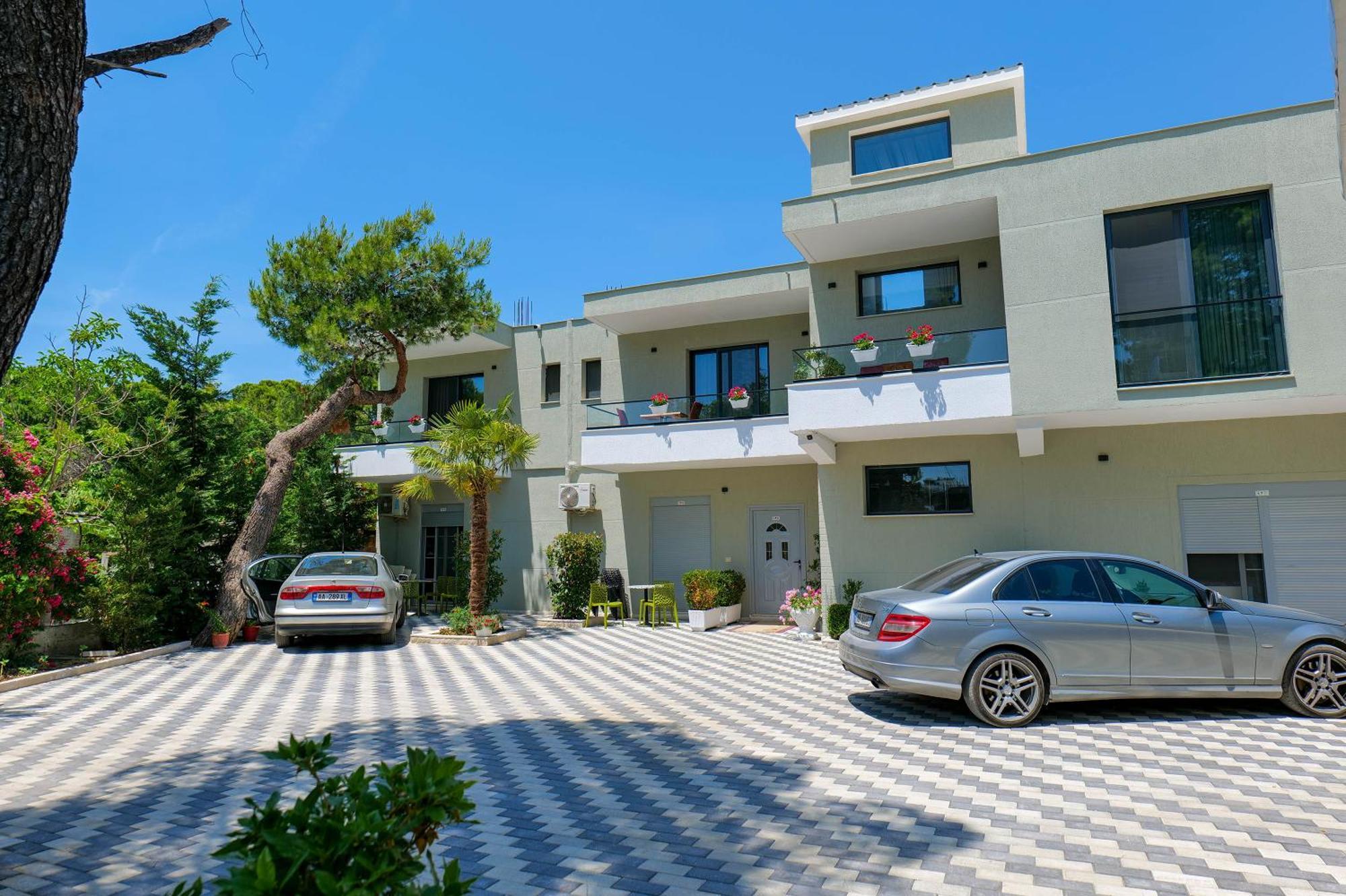 Hotel Celaj Vlorë Exterior foto